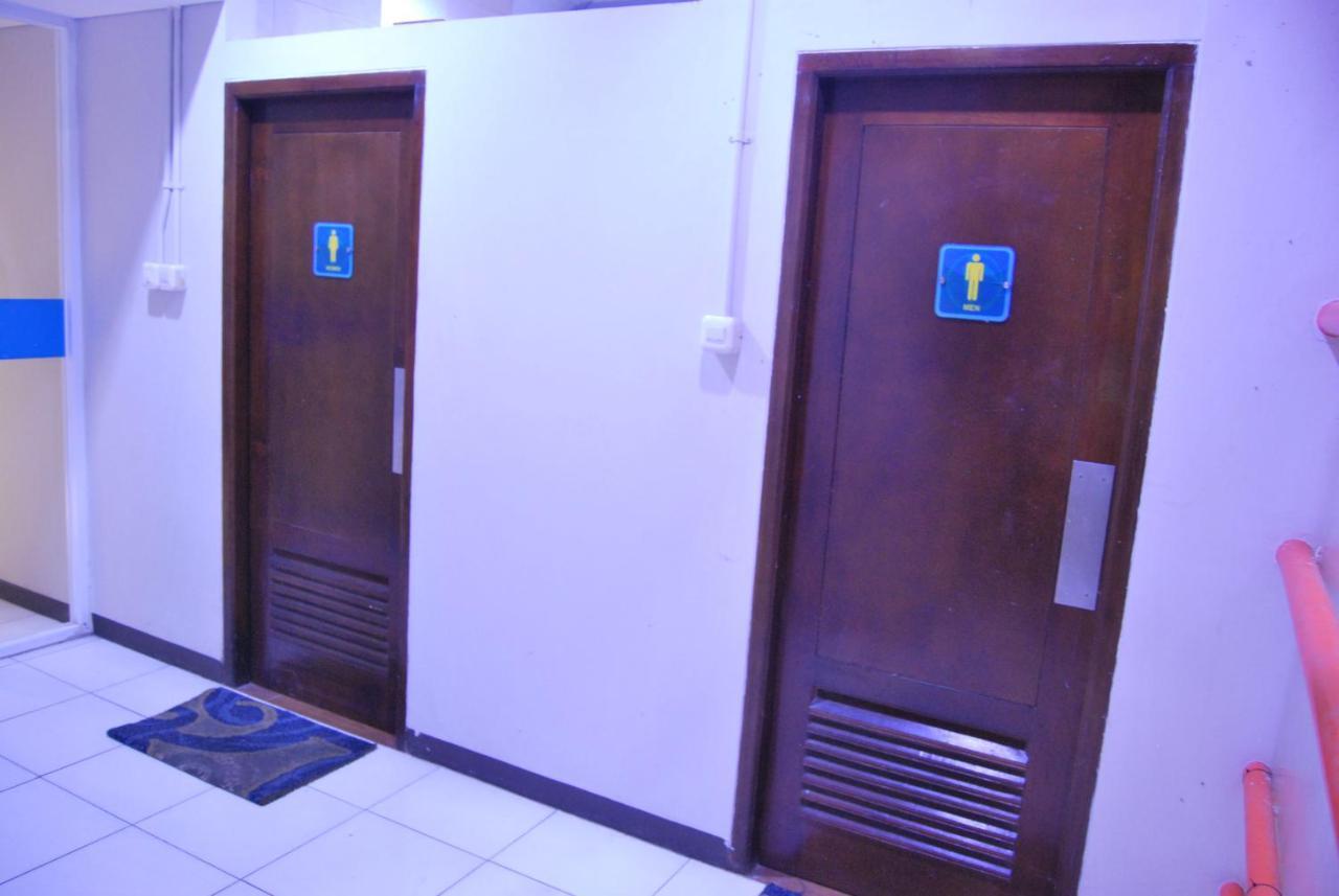 Subwow Hostel Bandung Exteriör bild