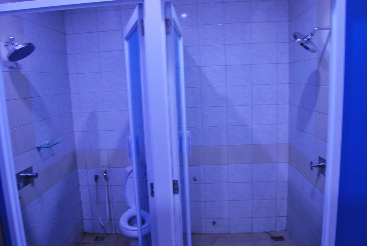 Subwow Hostel Bandung Exteriör bild