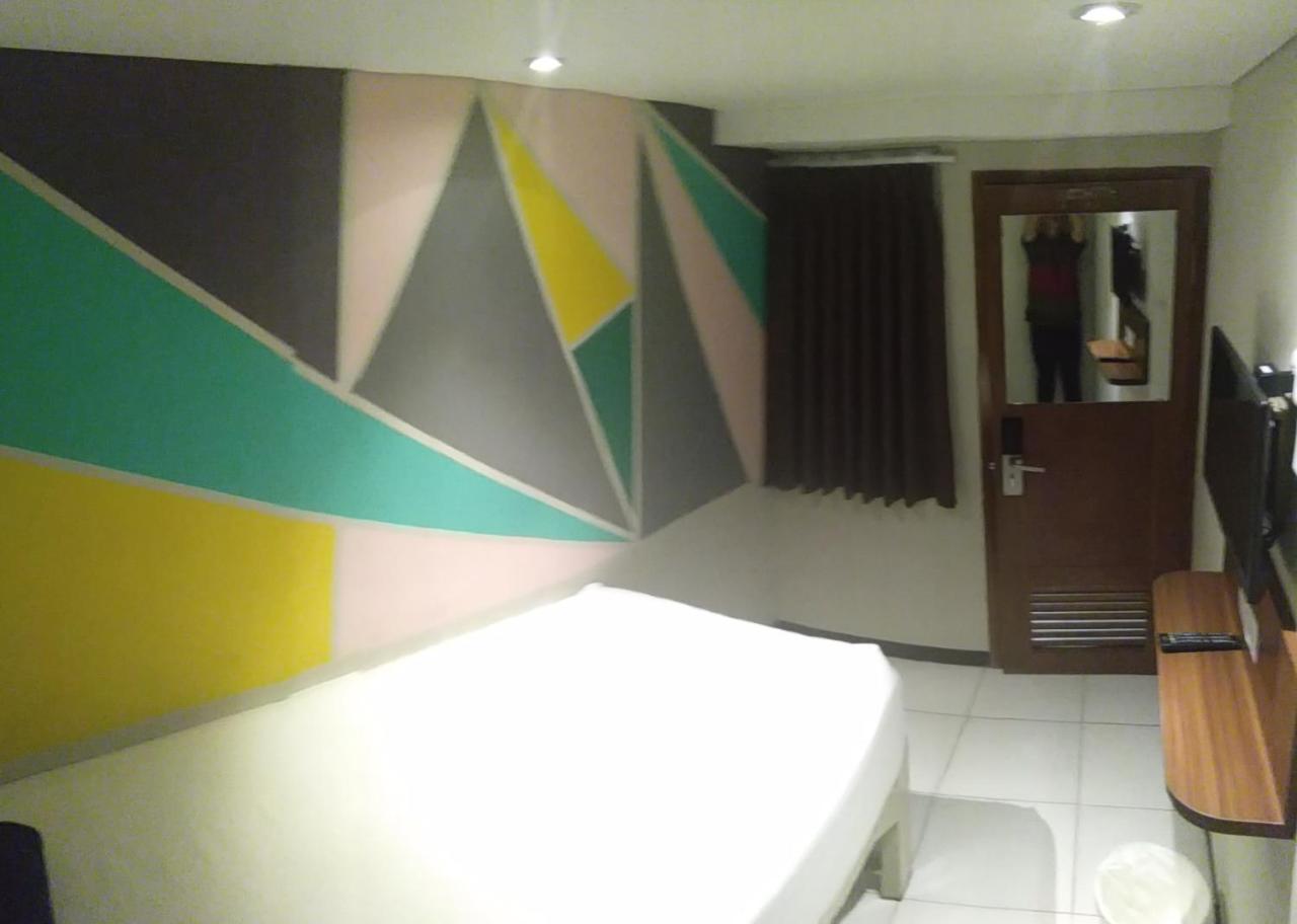 Subwow Hostel Bandung Exteriör bild